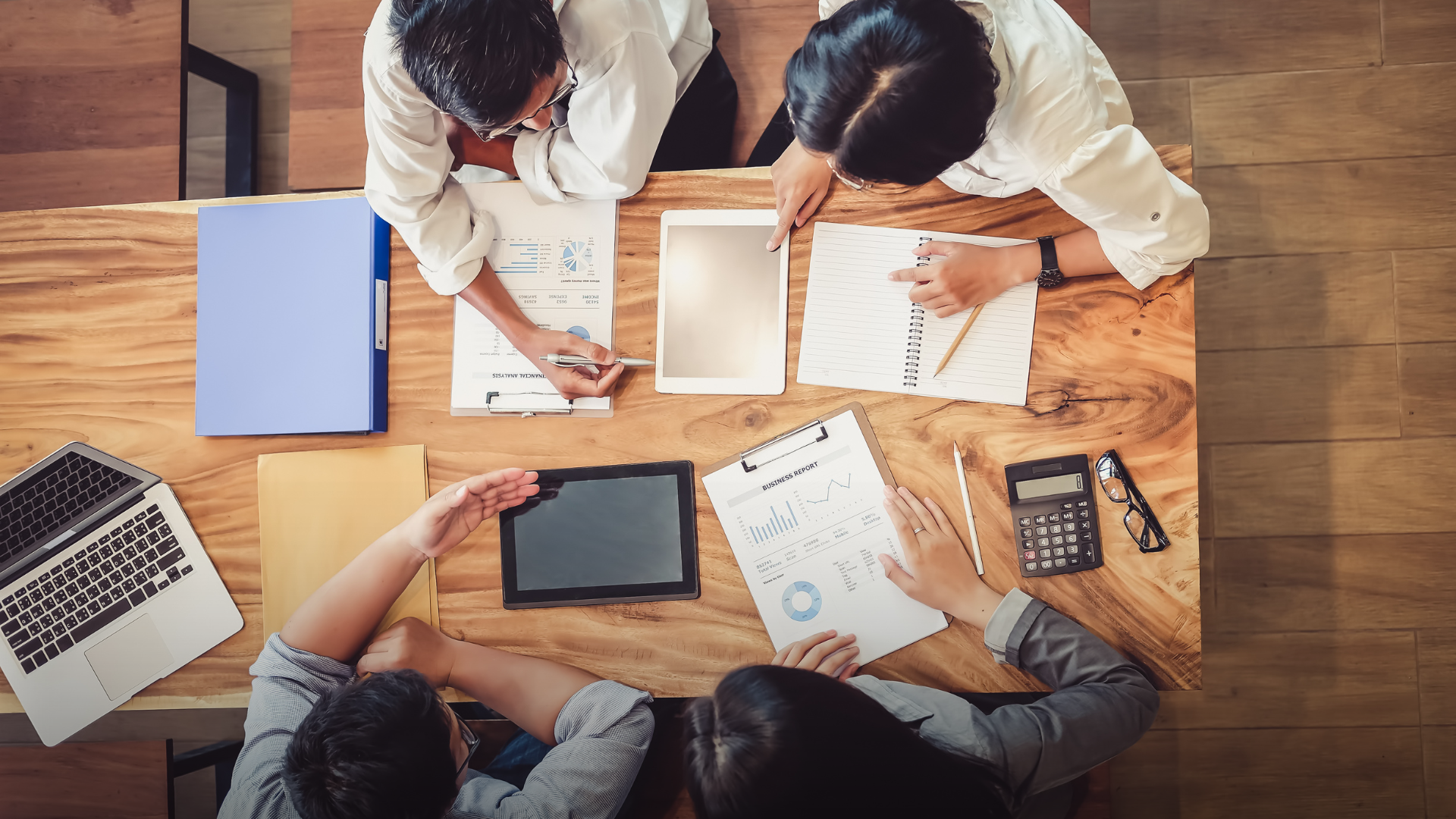 O que é consultoria de IA e por que sua empresa precisa de uma antes de implementar qualquer tecnologia